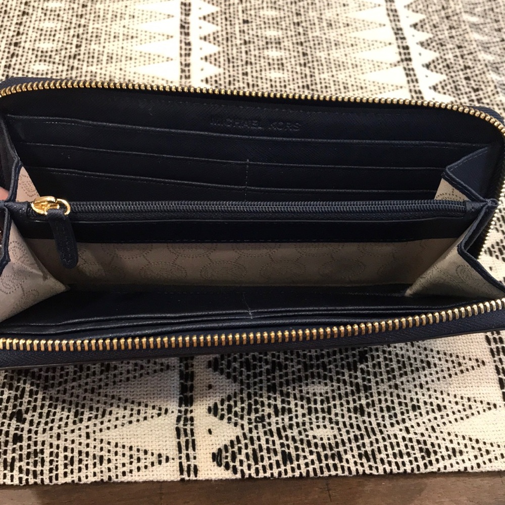 Michael Kors Navy Wallet - Picture 5 of 7